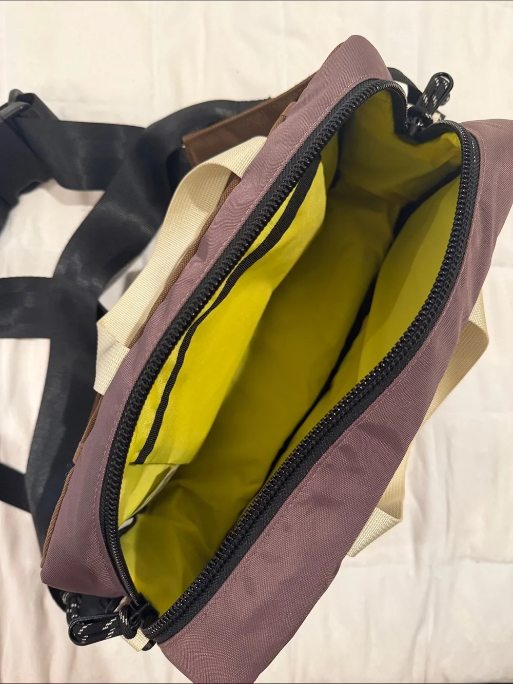Topo Designs compact messenger